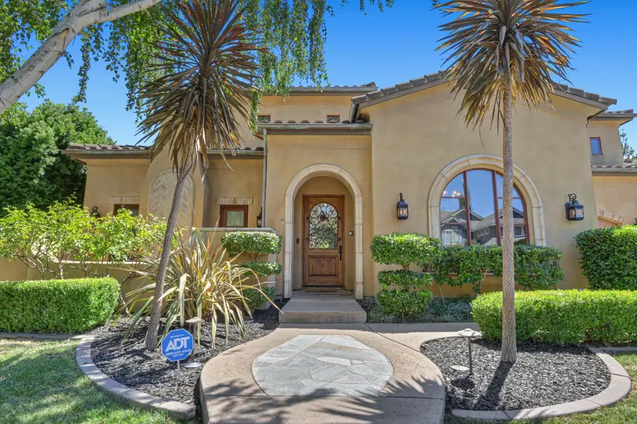 922 Shore Breeze Drive, Sacramento, CA 95831 - #2