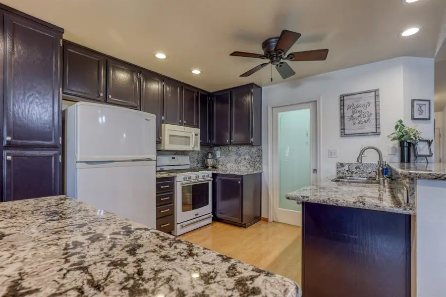 8177 Oak Landing Court, Sacramento, CA 95828 - #3