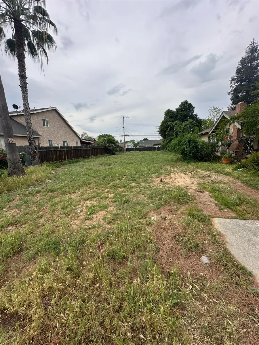 269 W Alluvial Avenue, Fresno, CA 93650 - #2
