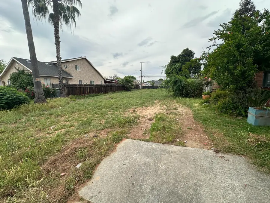 269 W Alluvial Avenue, Fresno, CA 93650 - #3