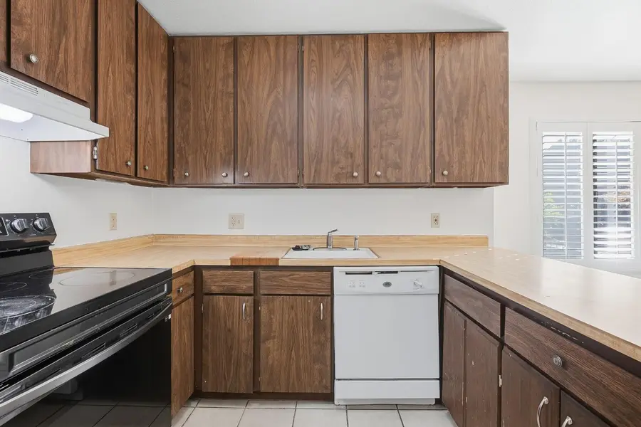 2202 Woodside Lane #4, Sacramento, CA 95825 - #3