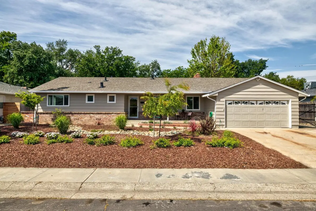 6942 S Land Park Drive, Sacramento, CA 95831 - #1