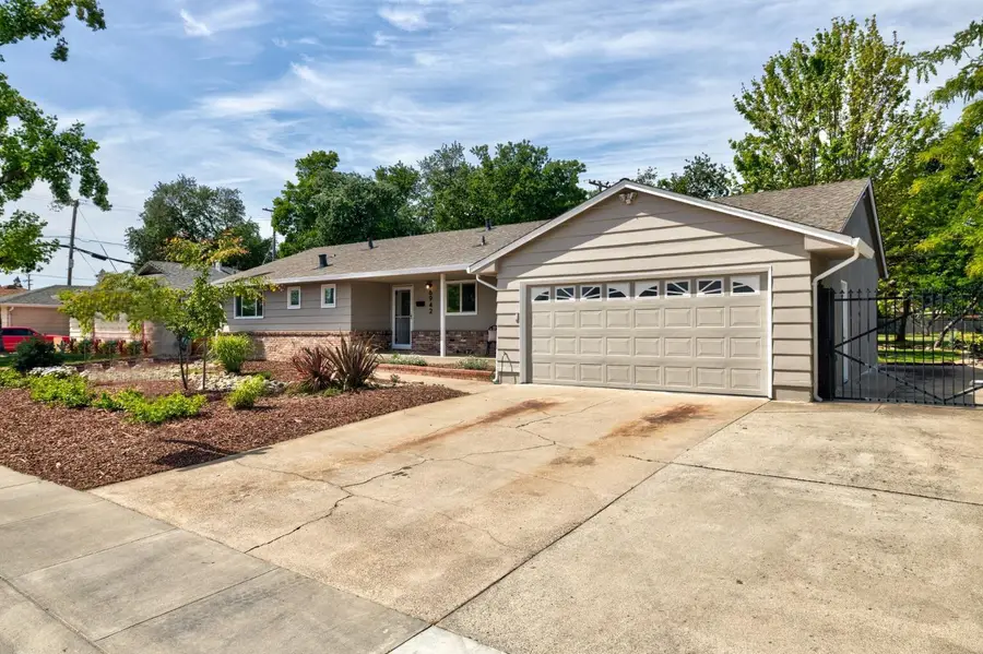 6942 S Land Park Drive, Sacramento, CA 95831 - #2