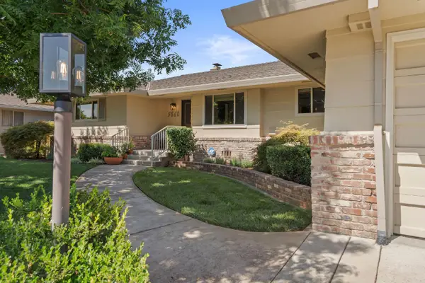5860 Annrud Way, Sacramento, CA 95822