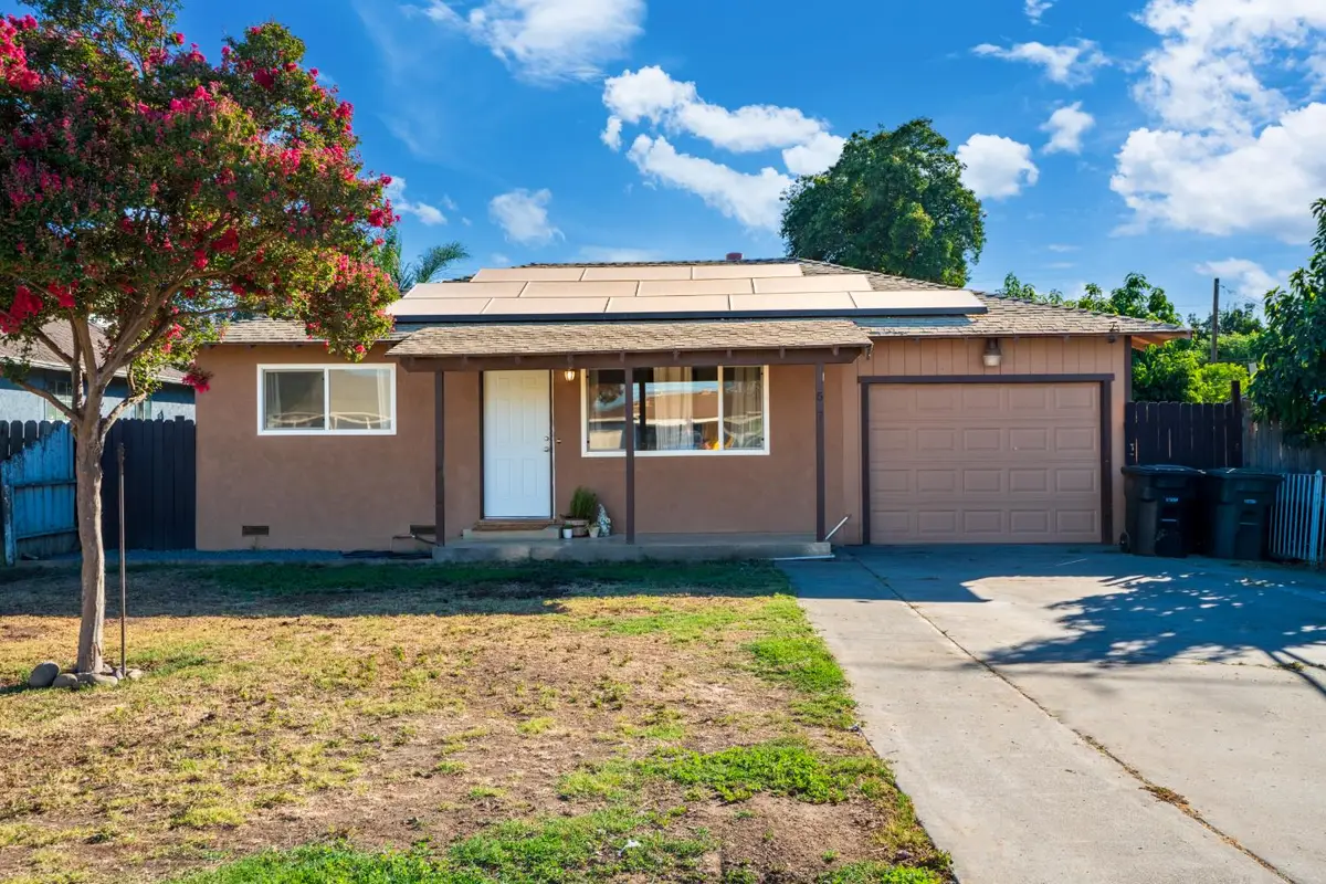 567 E Street, Waterford, CA 95386 - #1
