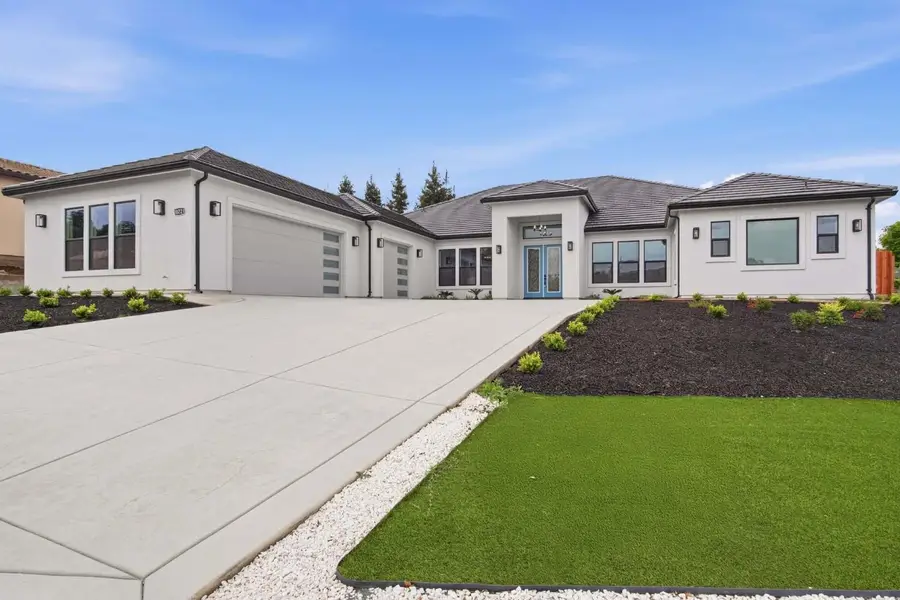 10221 Savannah Court, Oakdale, CA 95361 - #2