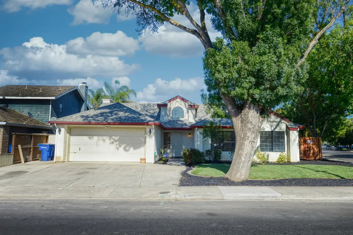 536 Clover Avenue, Patterson, CA 95363 - #1