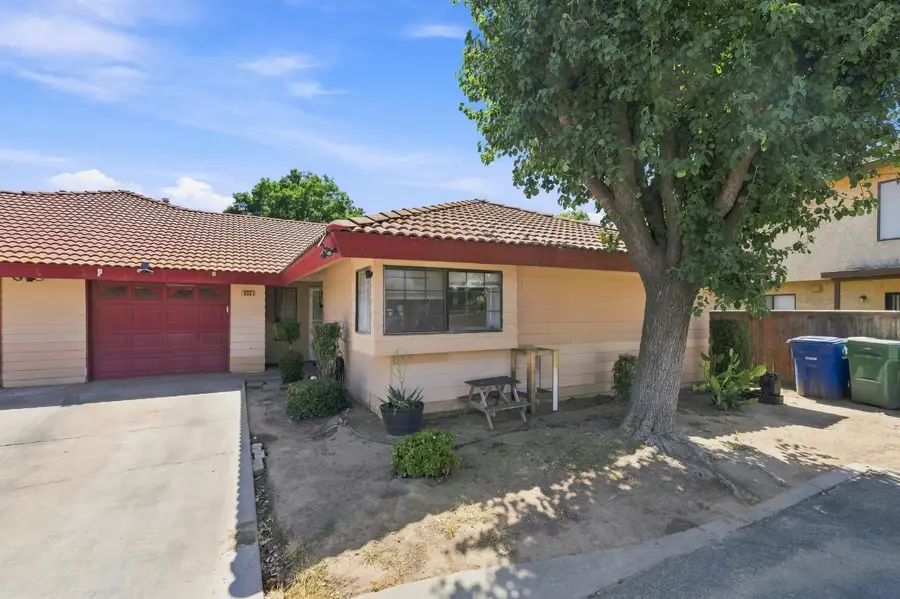 933 Barnett Way, Madera, CA 93637 - #2