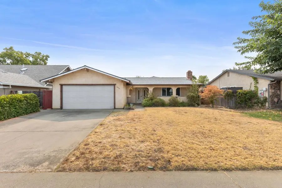 3913 Smithfield Way, Sacramento, CA 95826 - #2