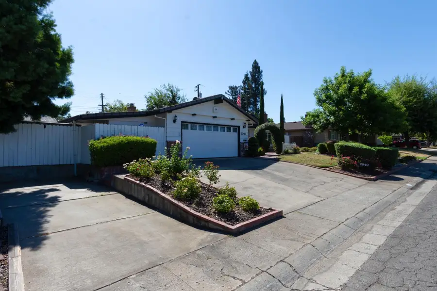 2040 Linden Grove Way, Carmichael, CA 95608 - #3