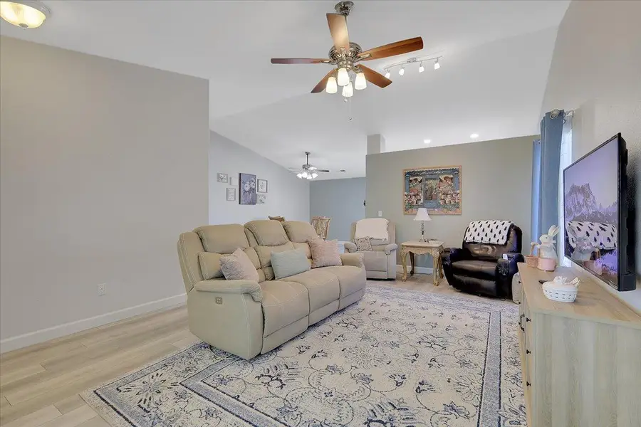 6102 Spinnaker Way, Linda, CA 95901 - #2