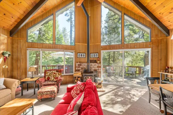567 Marilyn Way, Arnold, CA 95223