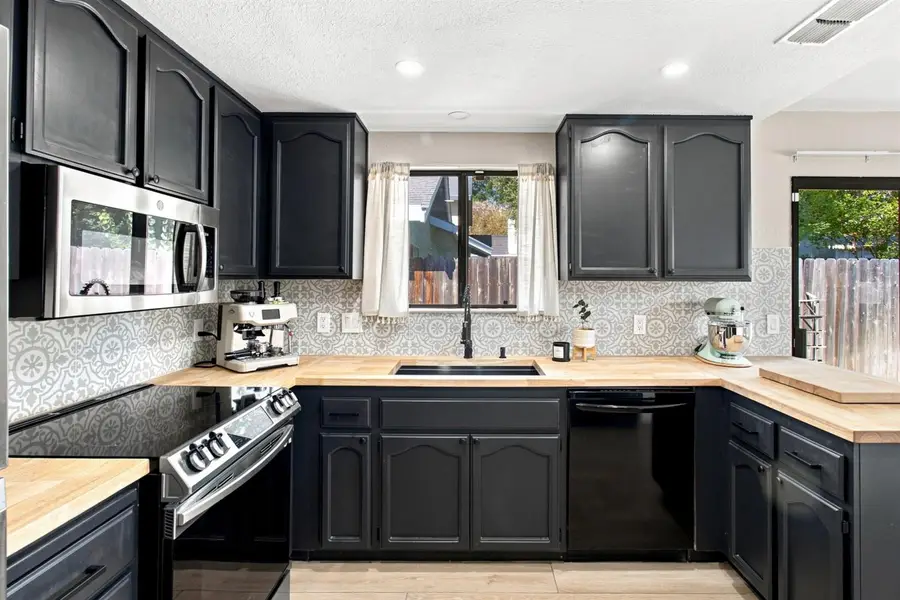 493 Cool Wind Way, Sacramento, CA 95831 - #2