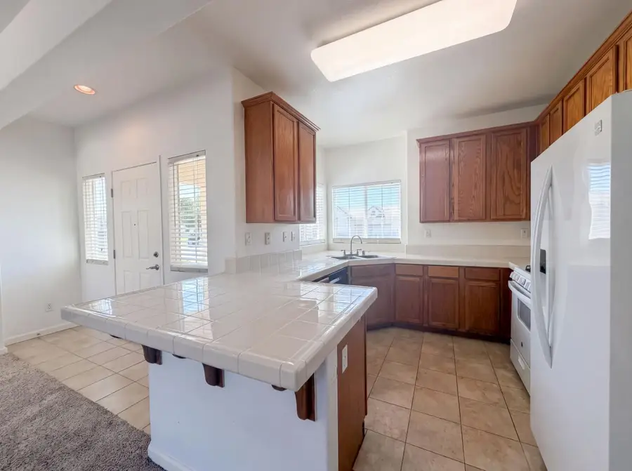 431 Summer Garden Way, Sacramento, CA 95833 - #2