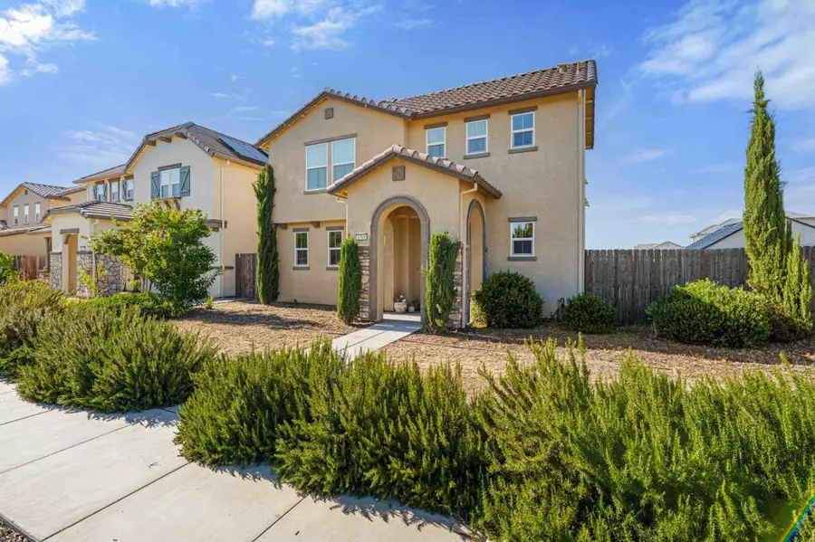 1765 W Woodward Avenue, Manteca, CA 95337 - #2