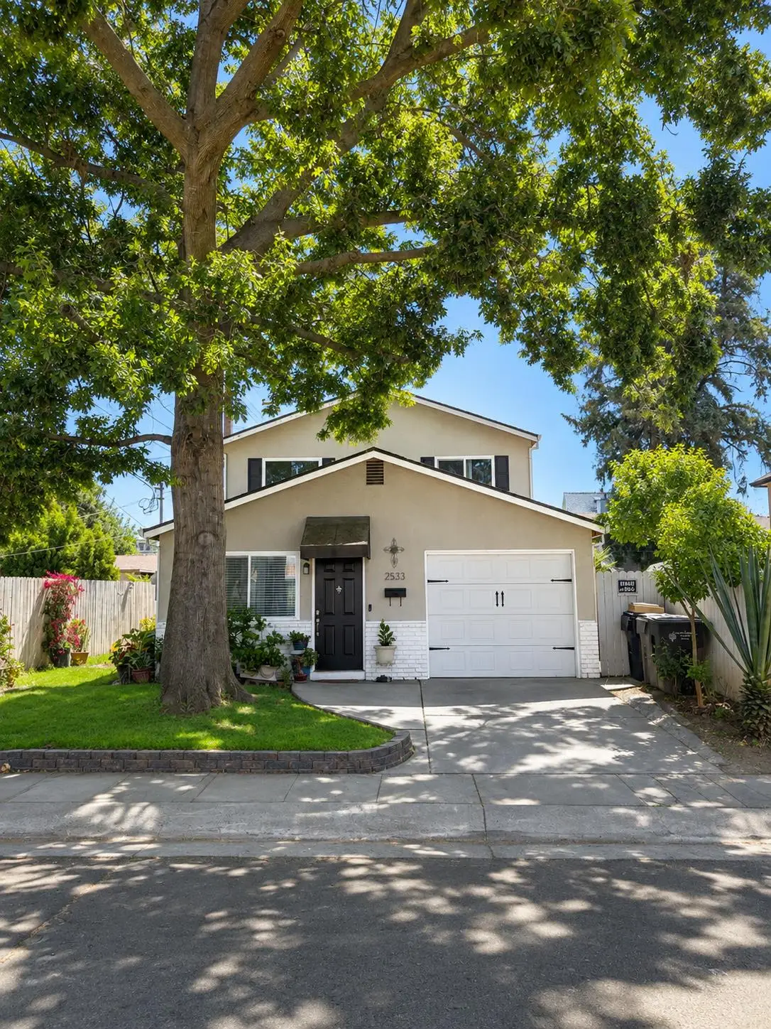 2533 39th Street, Sacramento, CA 95817 - #1