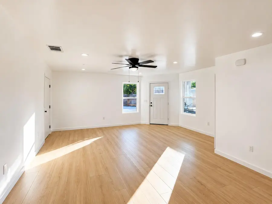 937 E Street, Los Banos, CA 93635 - #2