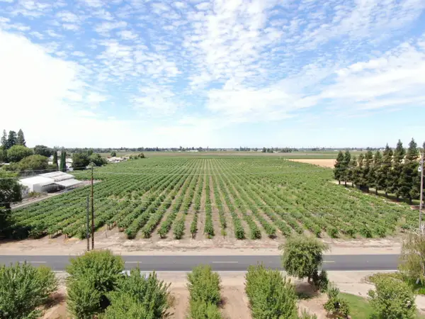 4901 E Woodbridge Road, Acampo, CA 95220