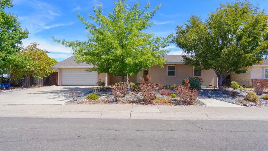 5016 J Parkway, Sacramento, CA 95823 - #3