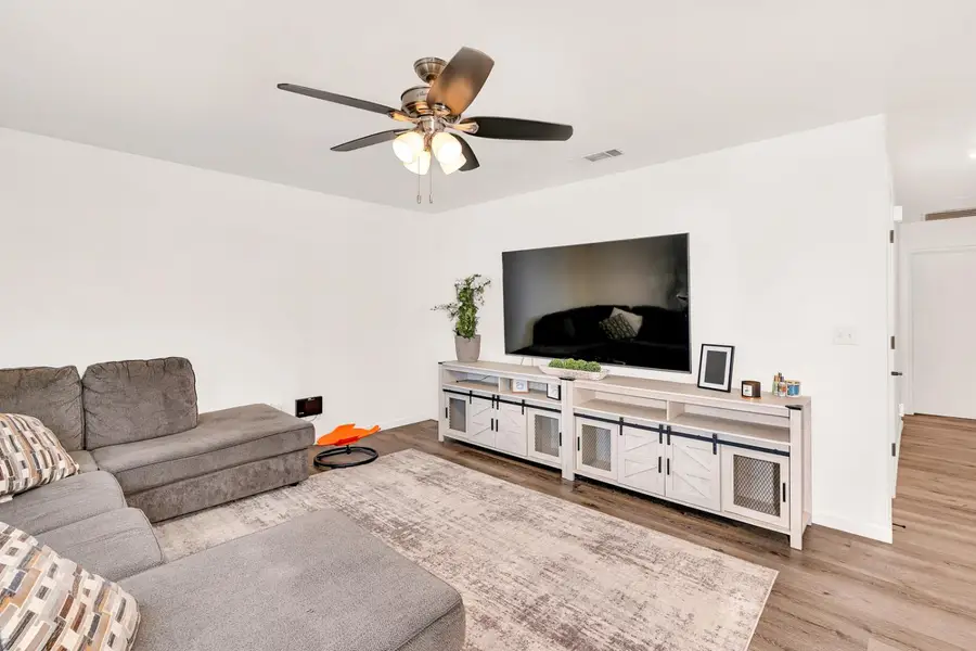 8778 Almond St, Dos Palos, CA 93620 - #3