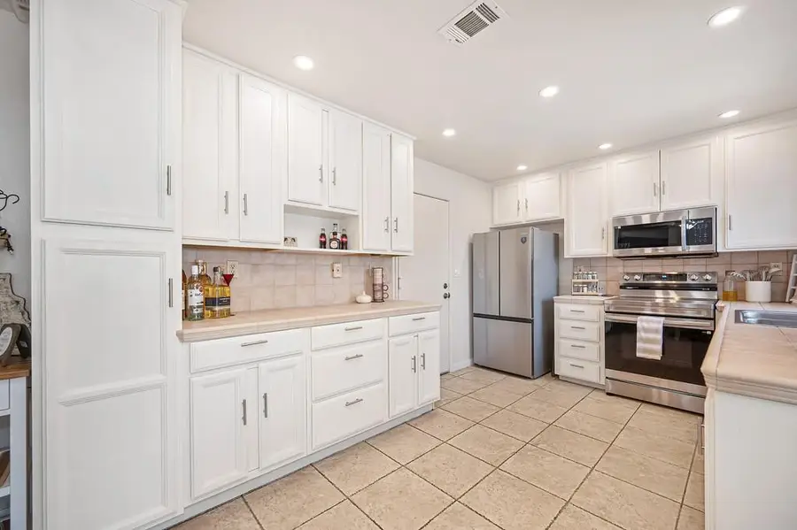 7309 Sunleaf Ln, Sacramento, CA 95828 - #3