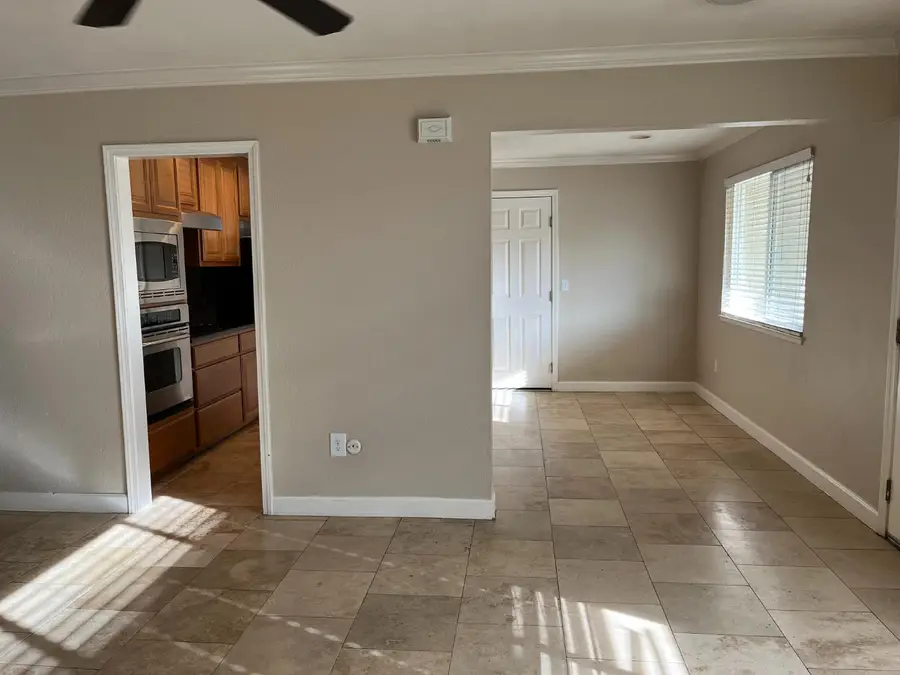 533 N 1st Avenue, Oakdale, CA 95361 - #3