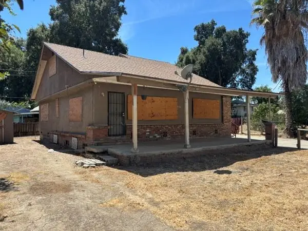 856 E Willow Avenue, Manteca, CA 95337