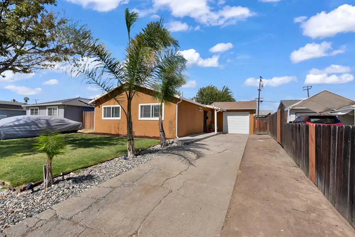 131 E 22nd Street, Tracy, CA 95376 - #1