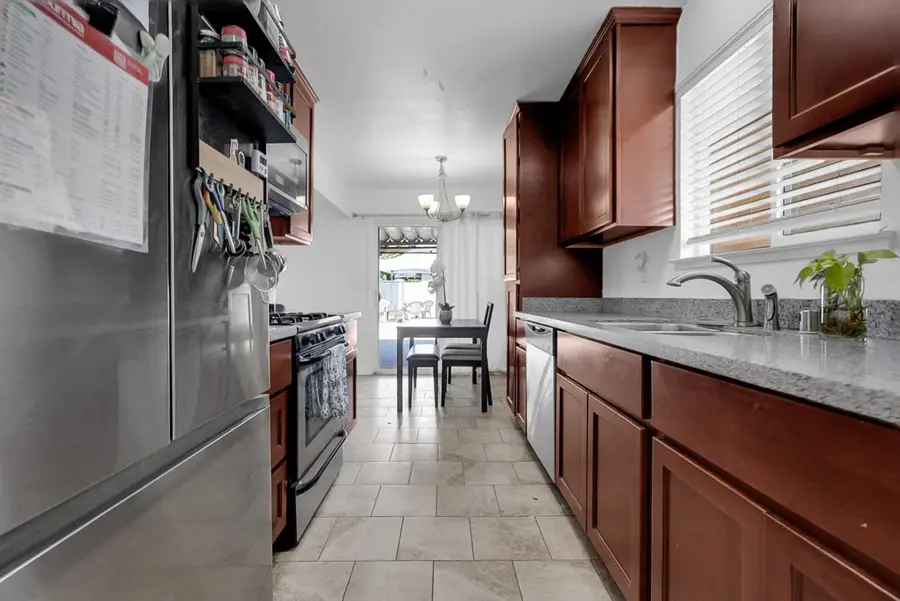 131 E 22nd Street, Tracy, CA 95376 - #3