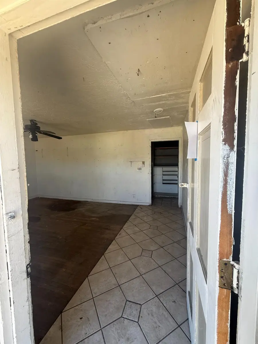 656 Pine Street, Manteca, CA 95336 - #2