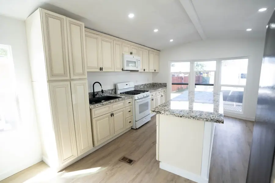 3526 Mobile Way, Sacramento, CA 95834 - #2