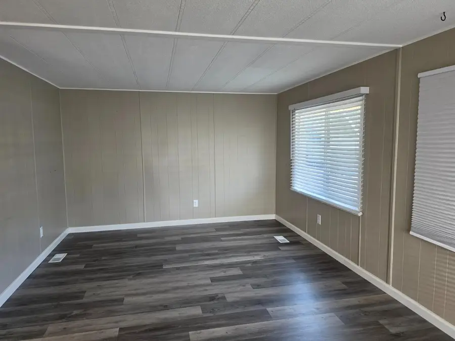 201 Whispering Pines Dr, Rancho Cordova, CA 95670 - #2