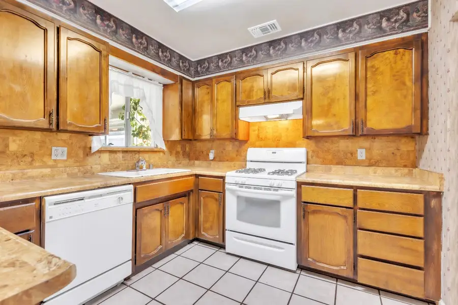 1901 8th Avenue, Olivehurst, CA 95961 - #3