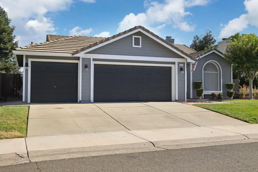 953 Lake Canyon Avenue, Galt, CA 95632 - #2