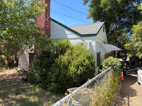 1113 Grand Ave, Olivehurst, CA 95961