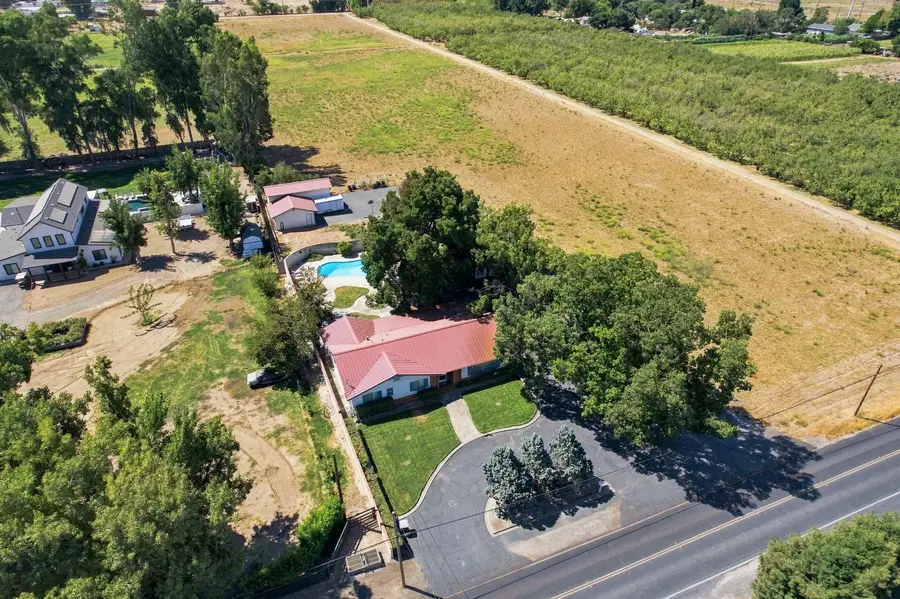 3460 E Service Road, Ceres, CA 95307 - #3