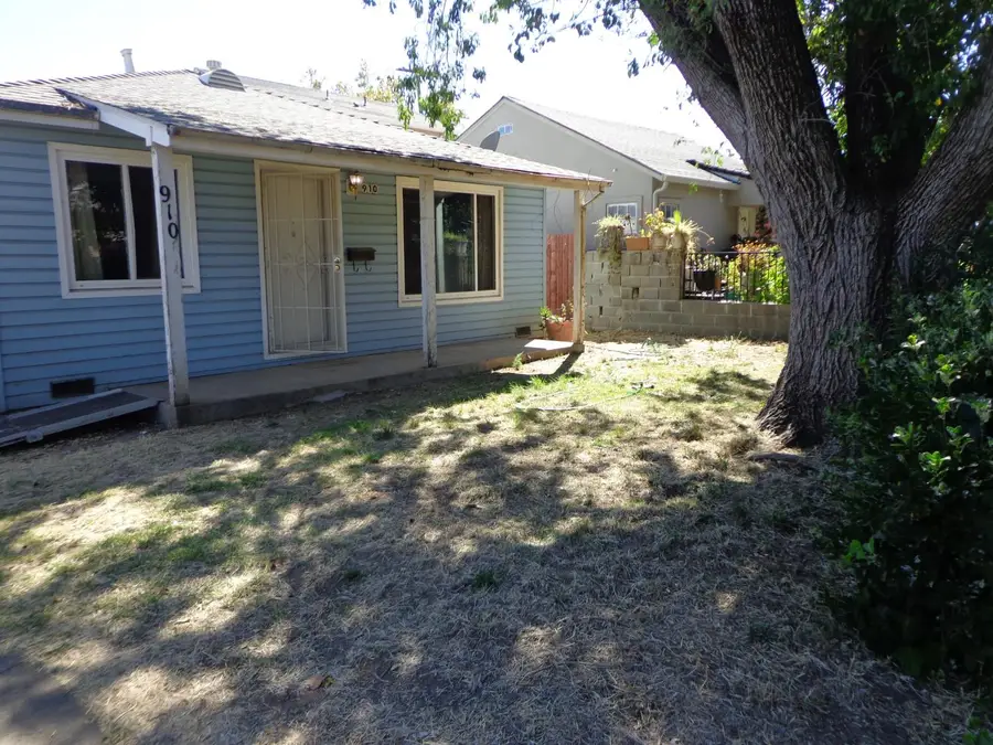 910 Calvados Avenue, Sacramento, CA 95815 - #2