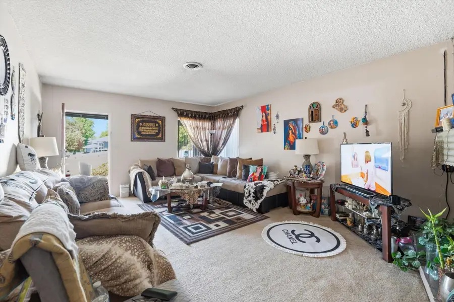6104 Oakgreen Circle, Carmichael, CA 95608 - #3