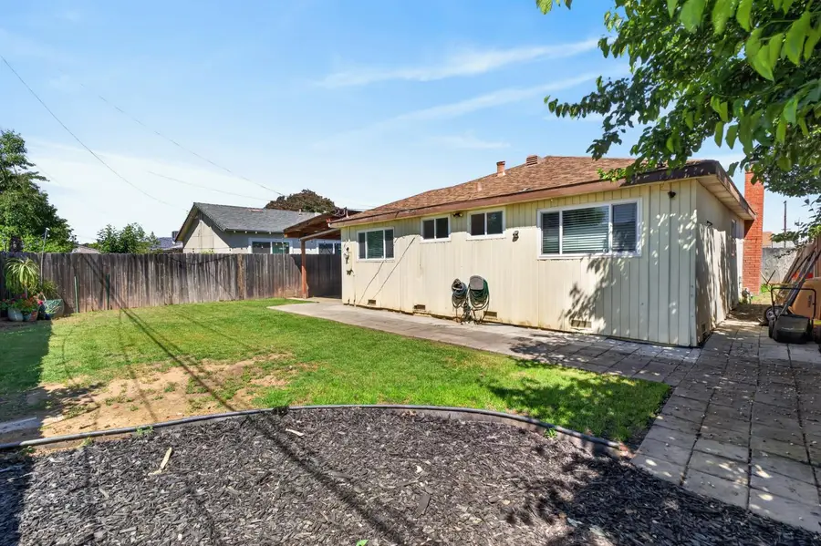 4960 Bradford Drive, Sacramento, CA 95820 - #2