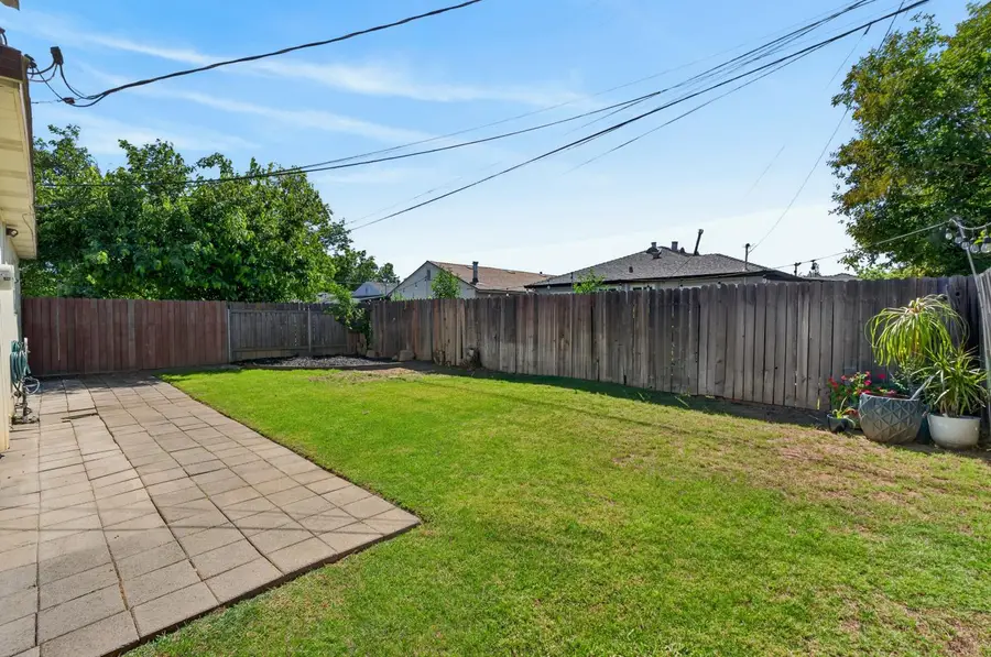 4960 Bradford Drive, Sacramento, CA 95820 - #3