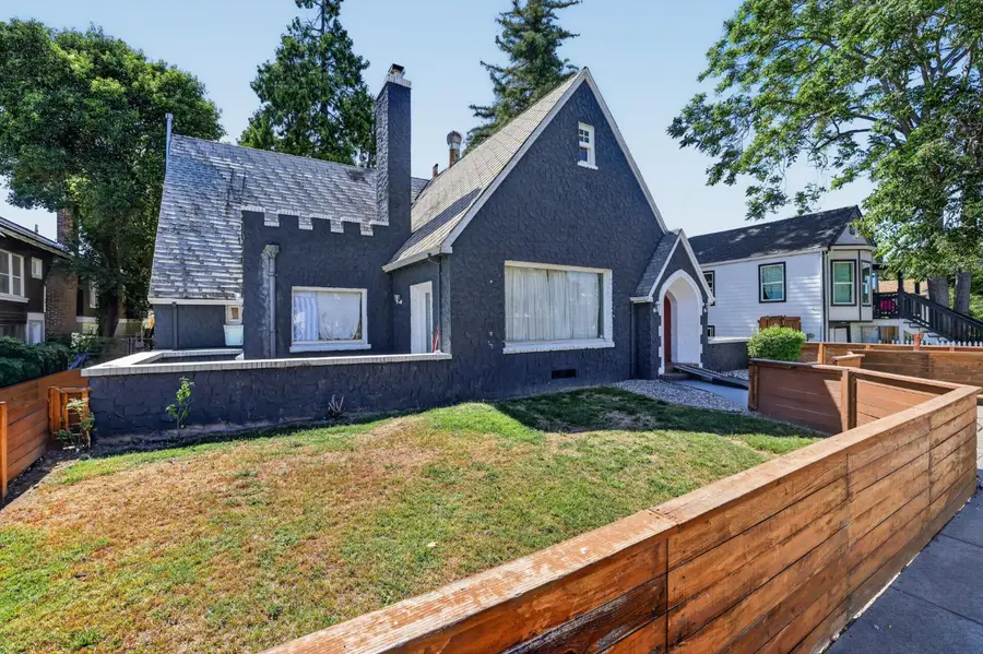 322 B Street, Marysville, CA 95901 - #2