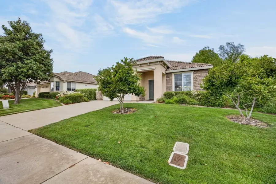2100 Ranch Bluff Way, El Dorado Hills, CA 95762 - #2
