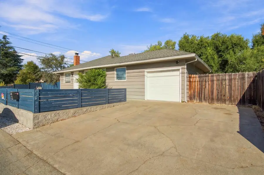2054 Walnut Avenue, Carmichael, CA 95608 - #3