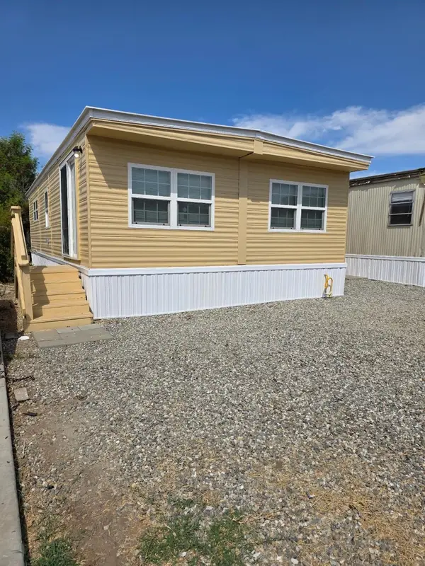 801 Schipper St #24, Bakersfield, CA 93203