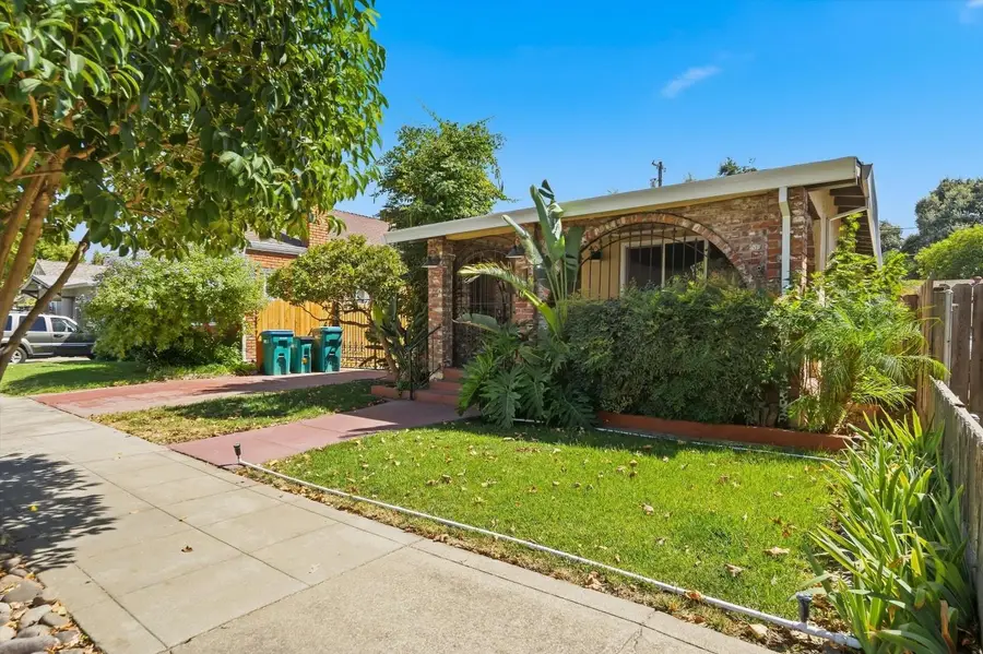 130 E Sonoma Avenue, Stockton, CA 95204 - #2