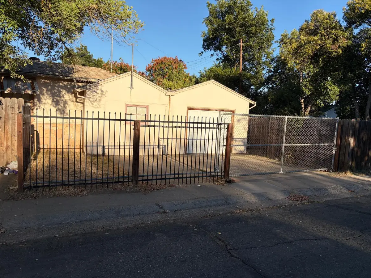 6300 33rd Ave, Sacramento, CA 95824 - #1