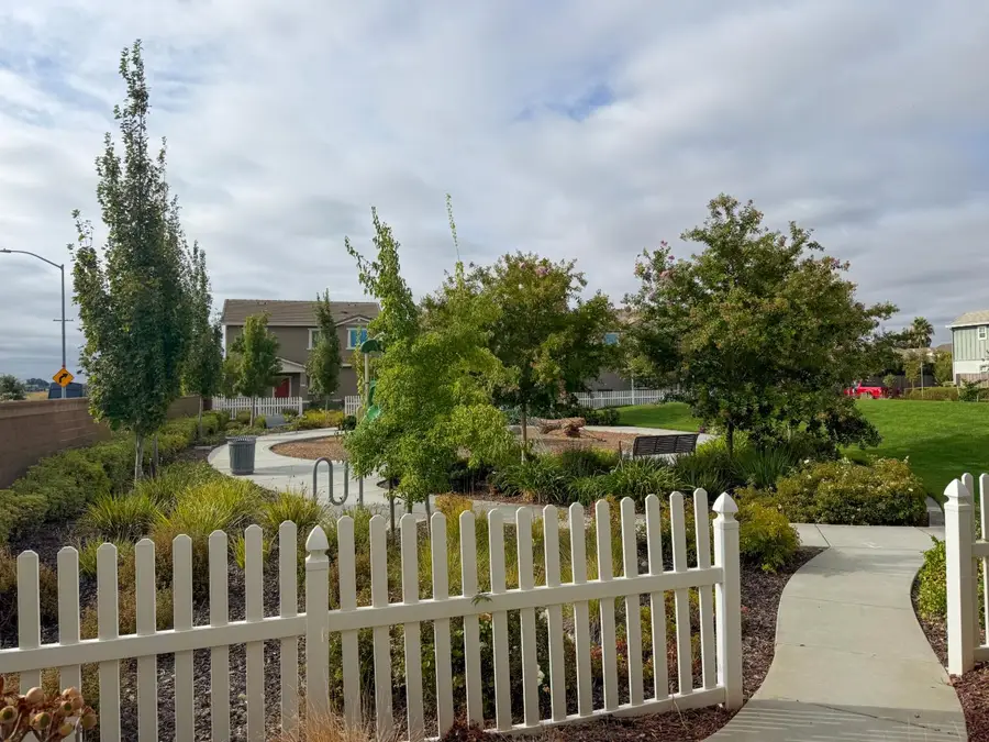 5117 Fiona Walk, Sacramento, CA 95835 - #3