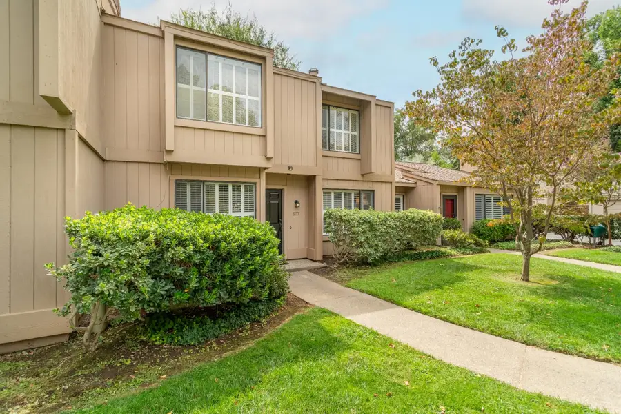 907 Vanderbilt Way, Sacramento, CA 95825 - #2