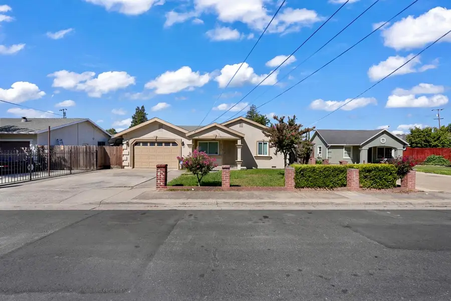 6311 8th Street, Riverbank, CA 95367 - #3