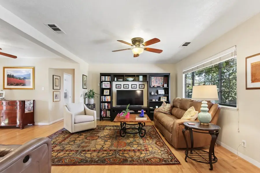 230 W Delano Street, Elverta, CA 95626 - #2